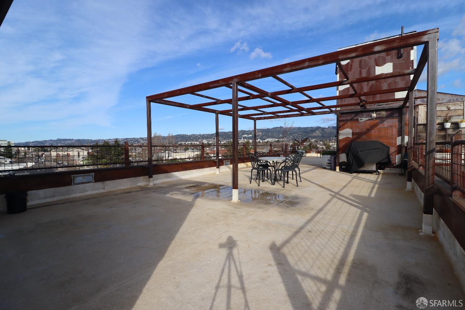 Detail Gallery Image 40 of 44 For 6105 San Pablo Ave #103,  Emeryville,  CA 94608 - 1 Beds | 1/1 Baths