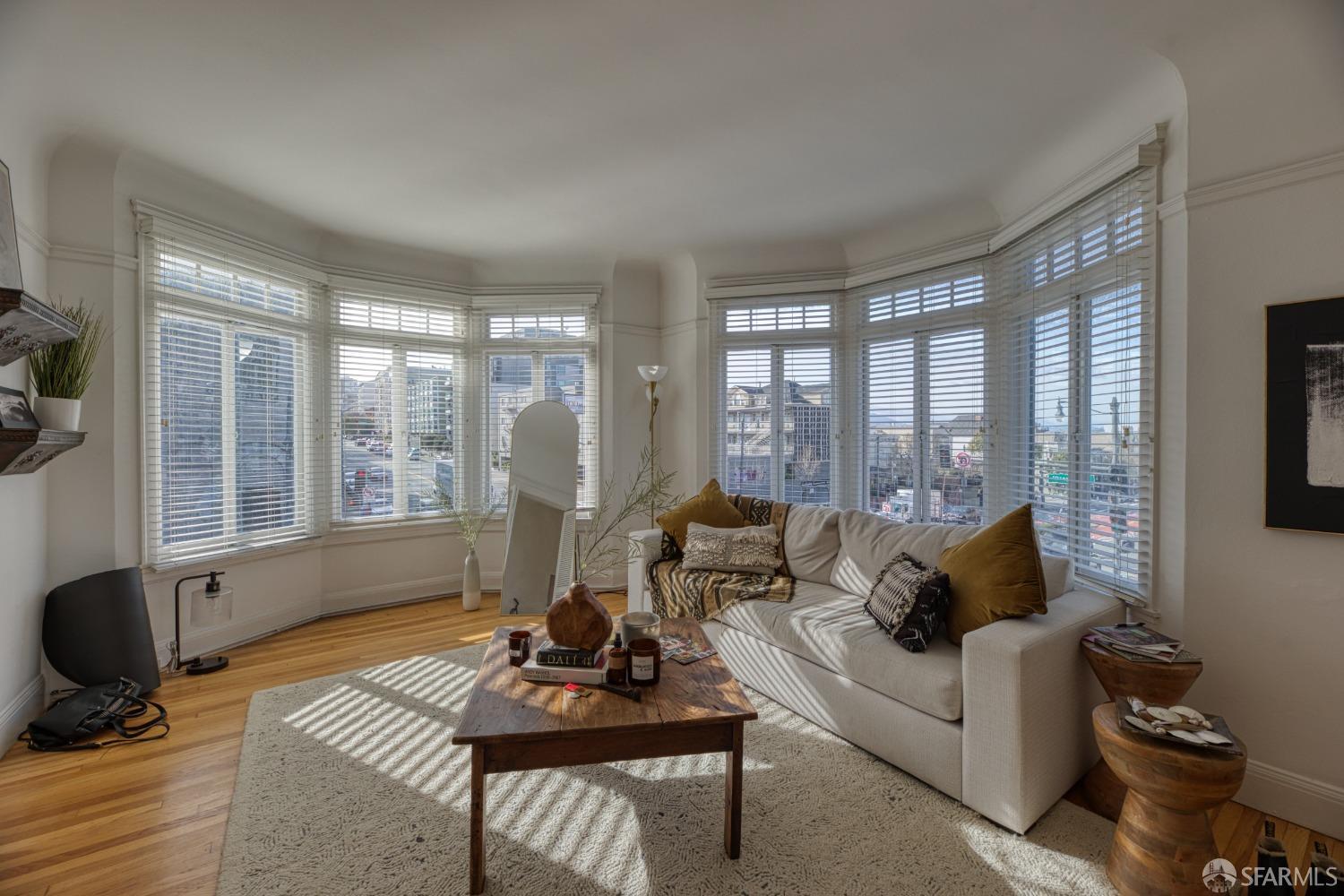 Detail Gallery Image 13 of 20 For 2160 Van Ness Ave, San Francisco,  CA 94109 - – Beds | – Baths