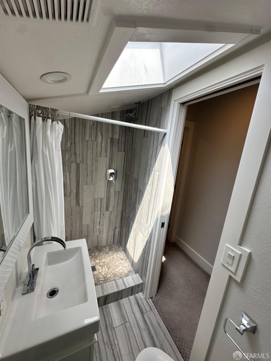 Detail Gallery Image 14 of 22 For 139 Hall Ln, Walnut Creek,  CA 94597 - 2 Beds | 3/1 Baths