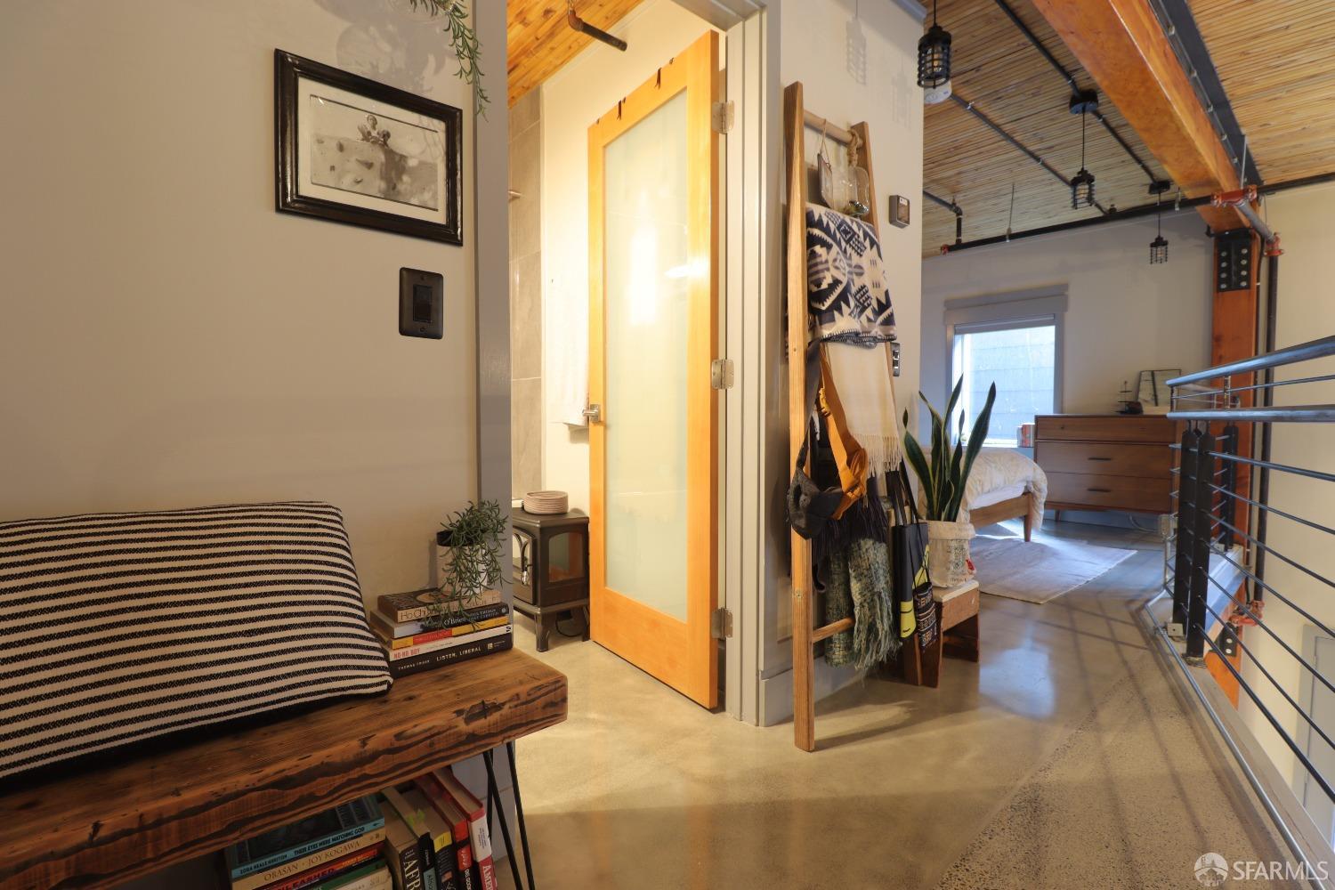 Detail Gallery Image 15 of 44 For 6105 San Pablo Ave #103,  Emeryville,  CA 94608 - 1 Beds | 1/1 Baths