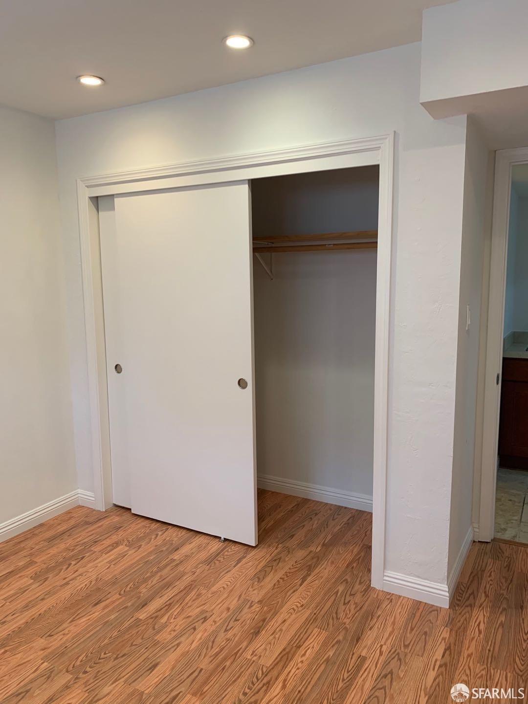 Detail Gallery Image 4 of 5 For 206 Lakeview Ave, San Francisco,  CA 94112 - 1 Beds | 1 Baths