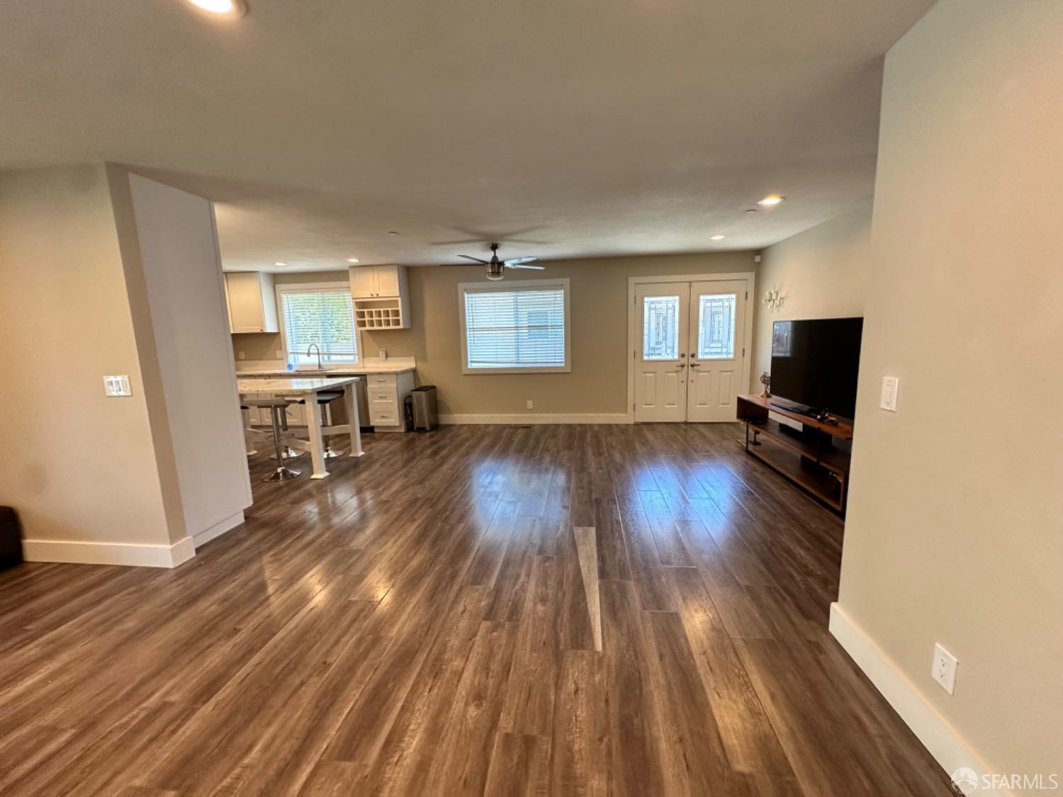 Detail Gallery Image 7 of 22 For 139 Hall Ln, Walnut Creek,  CA 94597 - 2 Beds | 3/1 Baths