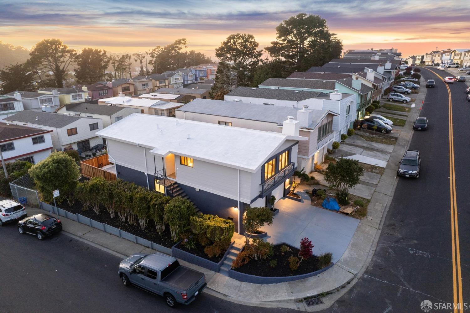 Detail Gallery Image 3 of 77 For 198 Shipley Ave, Daly City,  CA 94015 - 5 Beds | 3 Baths