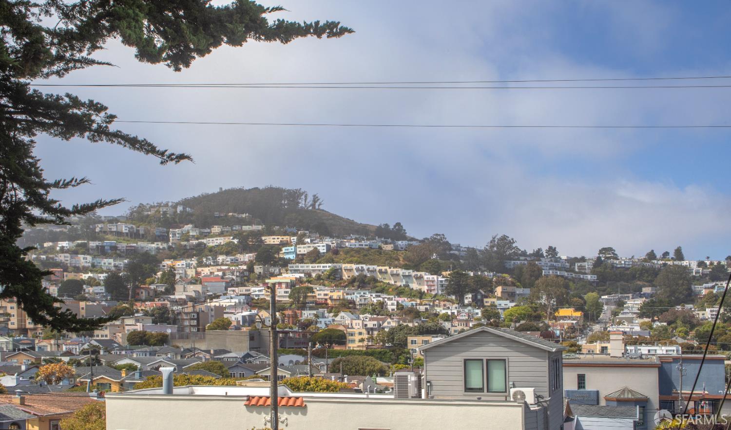 Detail Gallery Image 2 of 38 For 287 Staples Ave, San Francisco,  CA 94112 - 2 Beds | 1 Baths