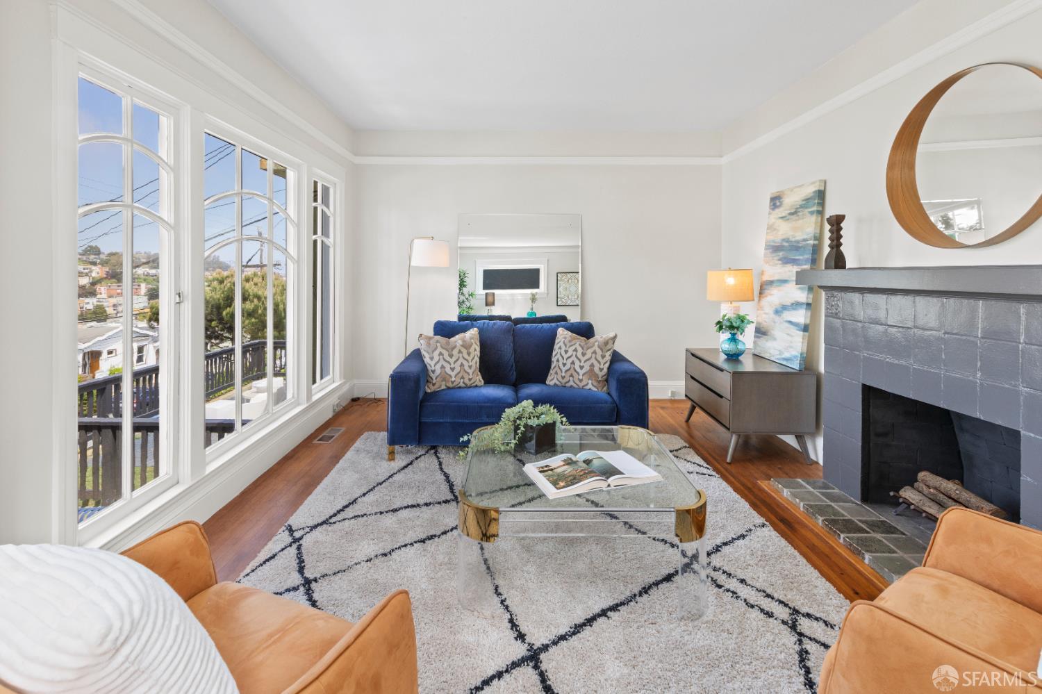 Detail Gallery Image 4 of 38 For 287 Staples Ave, San Francisco,  CA 94112 - 2 Beds | 1 Baths