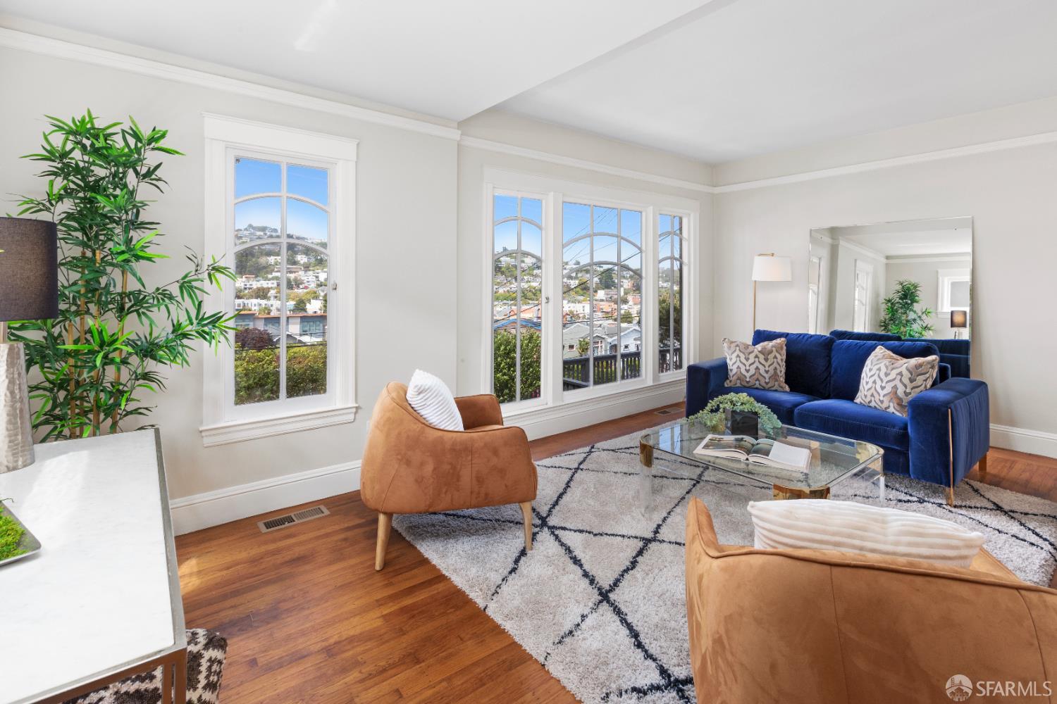 Detail Gallery Image 1 of 38 For 287 Staples Ave, San Francisco,  CA 94112 - 2 Beds | 1 Baths