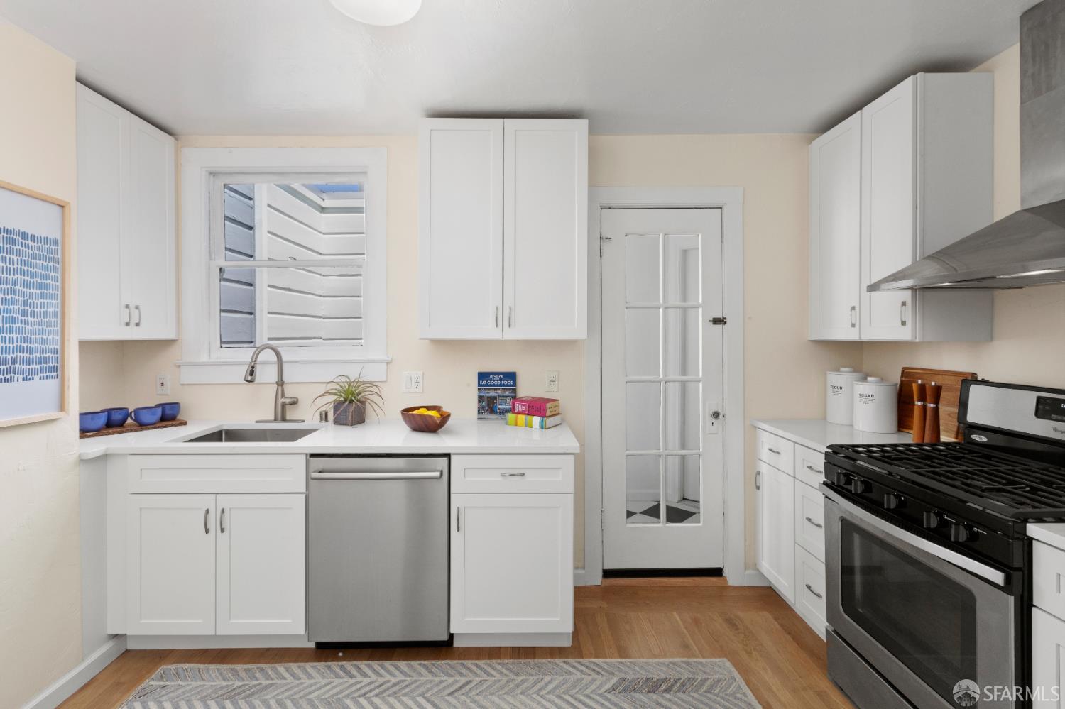 Detail Gallery Image 10 of 38 For 287 Staples Ave, San Francisco,  CA 94112 - 2 Beds | 1 Baths