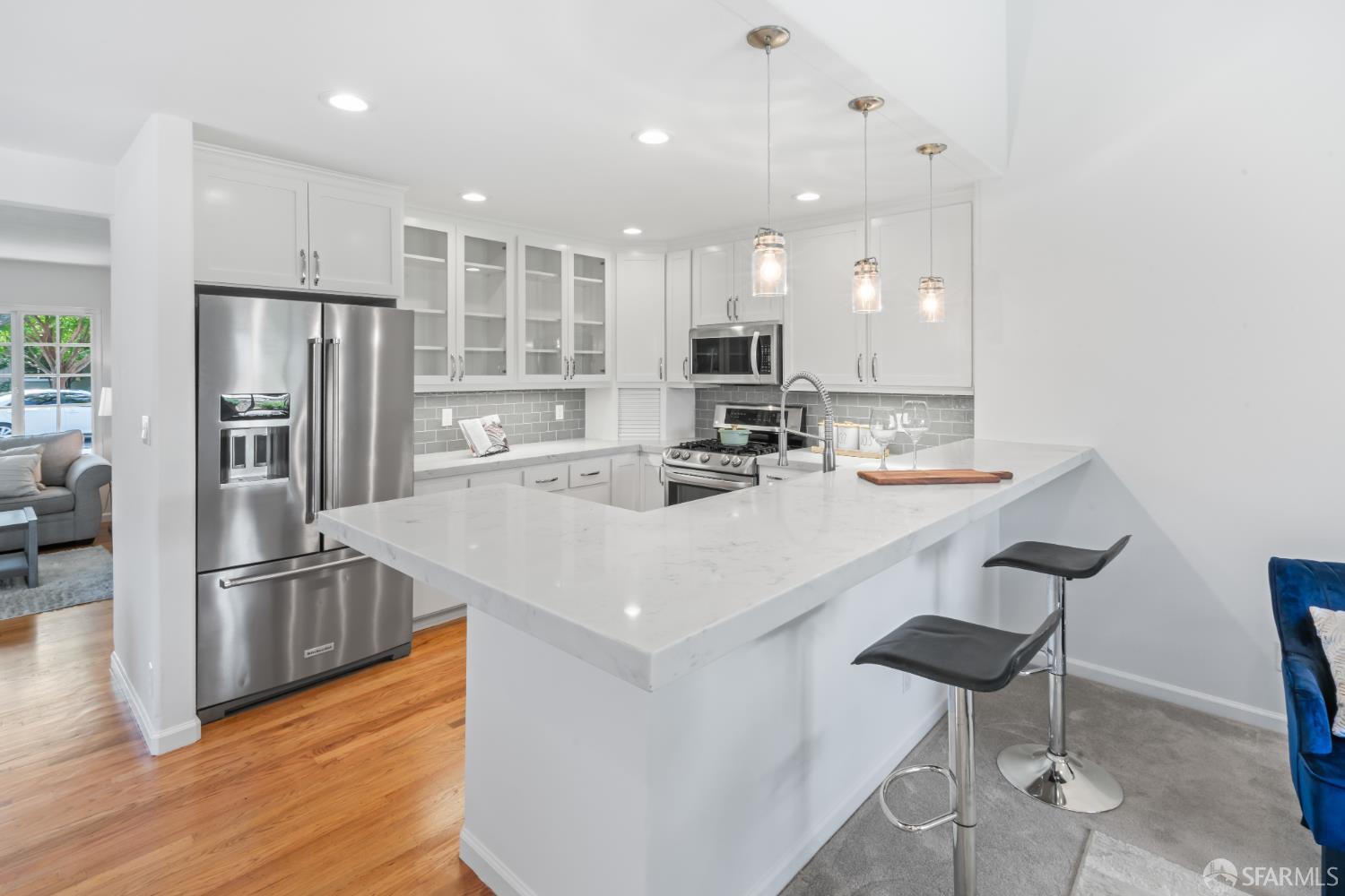 Detail Gallery Image 2 of 33 For 959 Johnson St, Redwood City,  CA 94061 - 3 Beds | 2 Baths