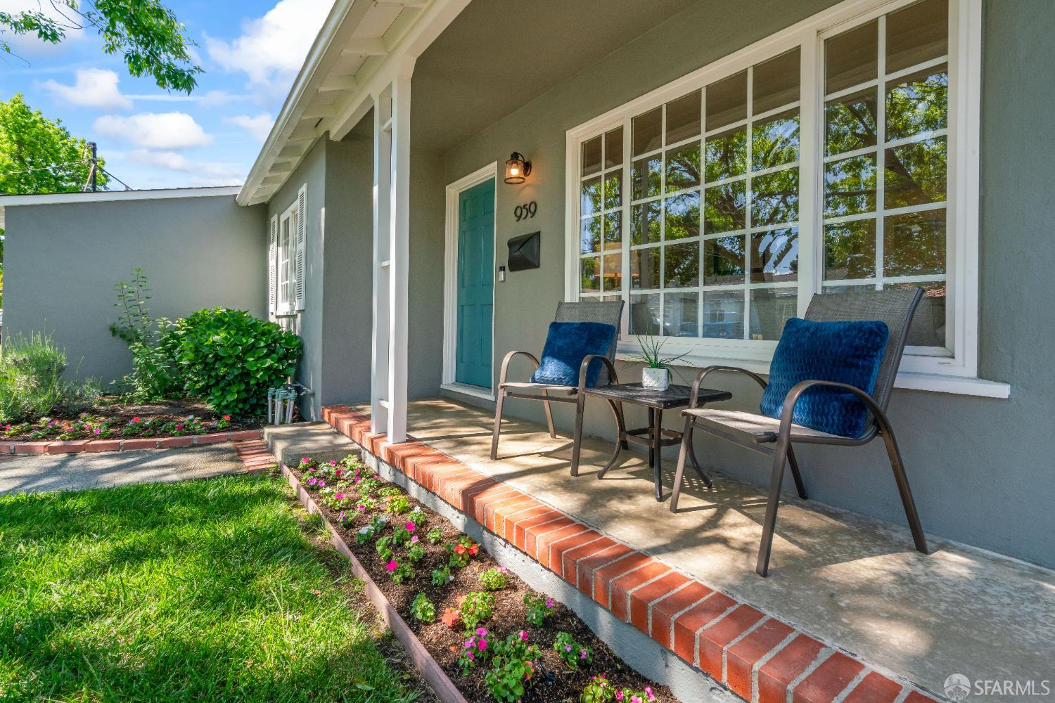 Detail Gallery Image 30 of 33 For 959 Johnson St, Redwood City,  CA 94061 - 3 Beds | 2 Baths