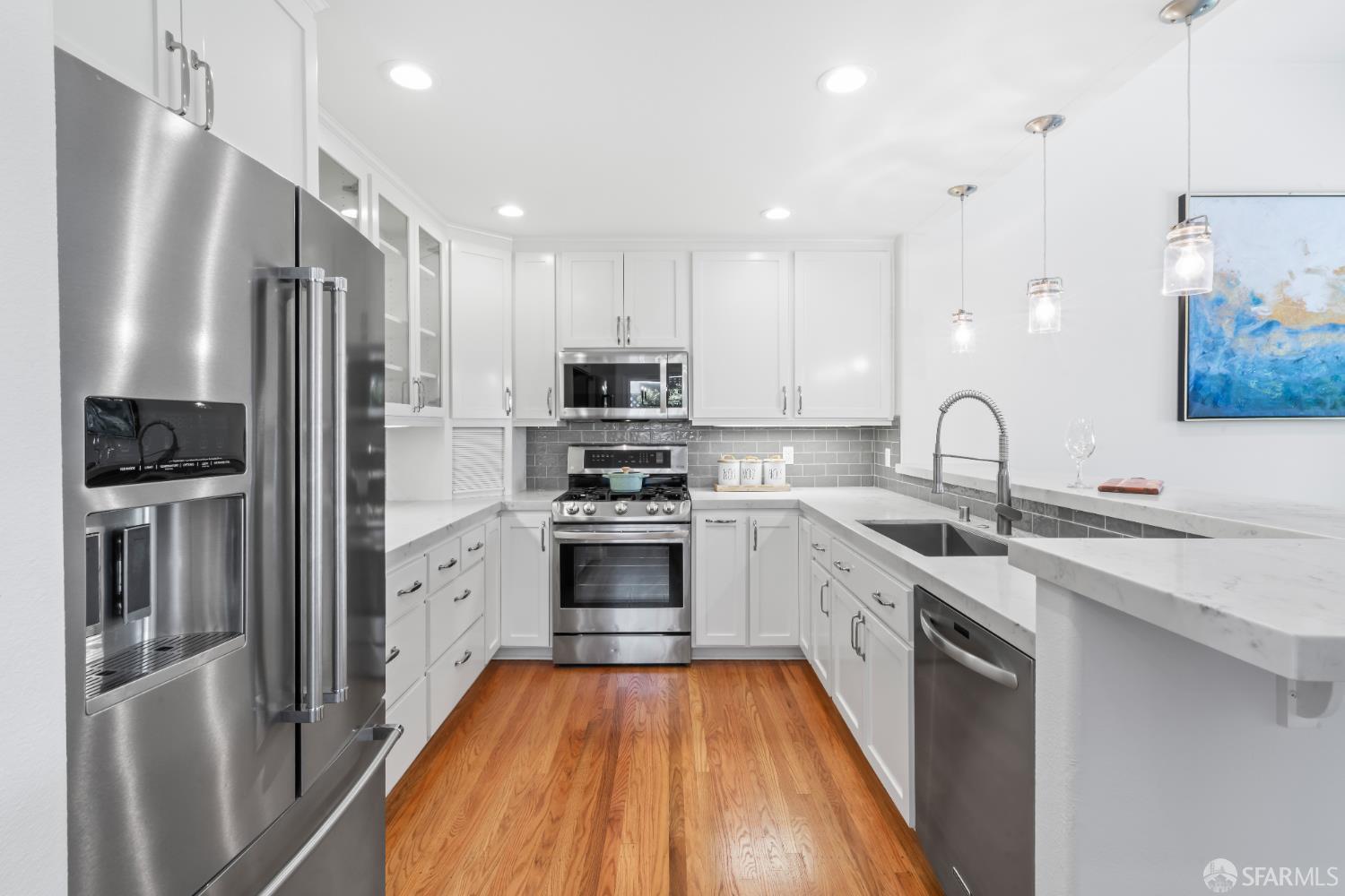 Detail Gallery Image 3 of 33 For 959 Johnson St, Redwood City,  CA 94061 - 3 Beds | 2 Baths