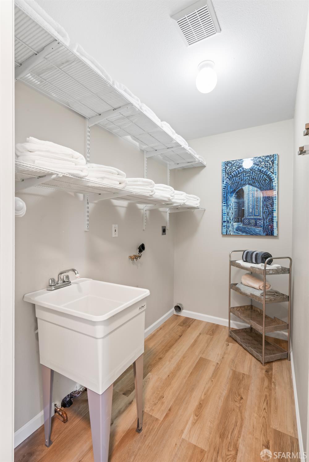 Detail Gallery Image 23 of 33 For 959 Johnson St, Redwood City,  CA 94061 - 3 Beds | 2 Baths