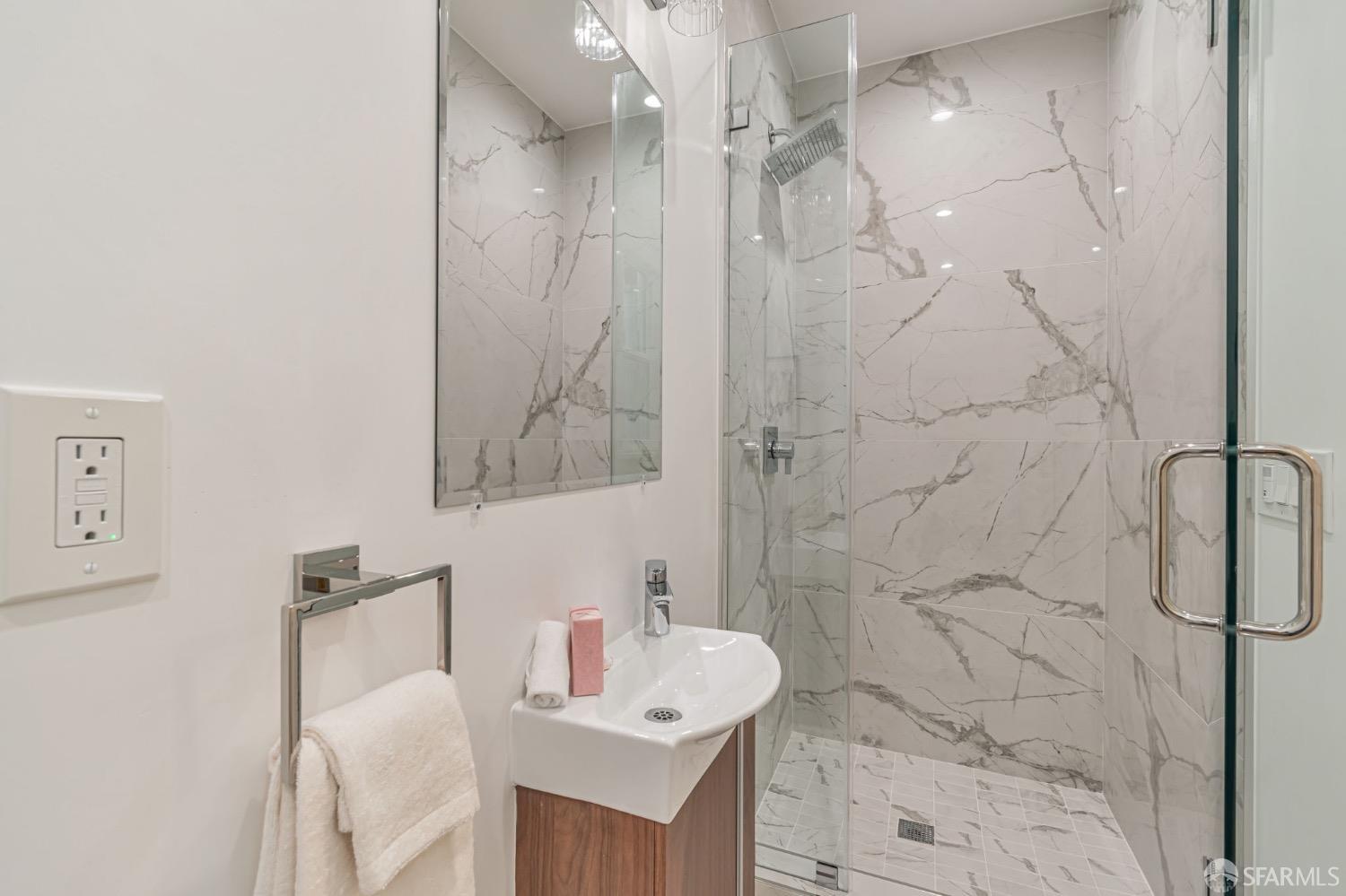 Detail Gallery Image 28 of 45 For 287 Church St, San Francisco,  CA 94114 - 2 Beds | 2 Baths
