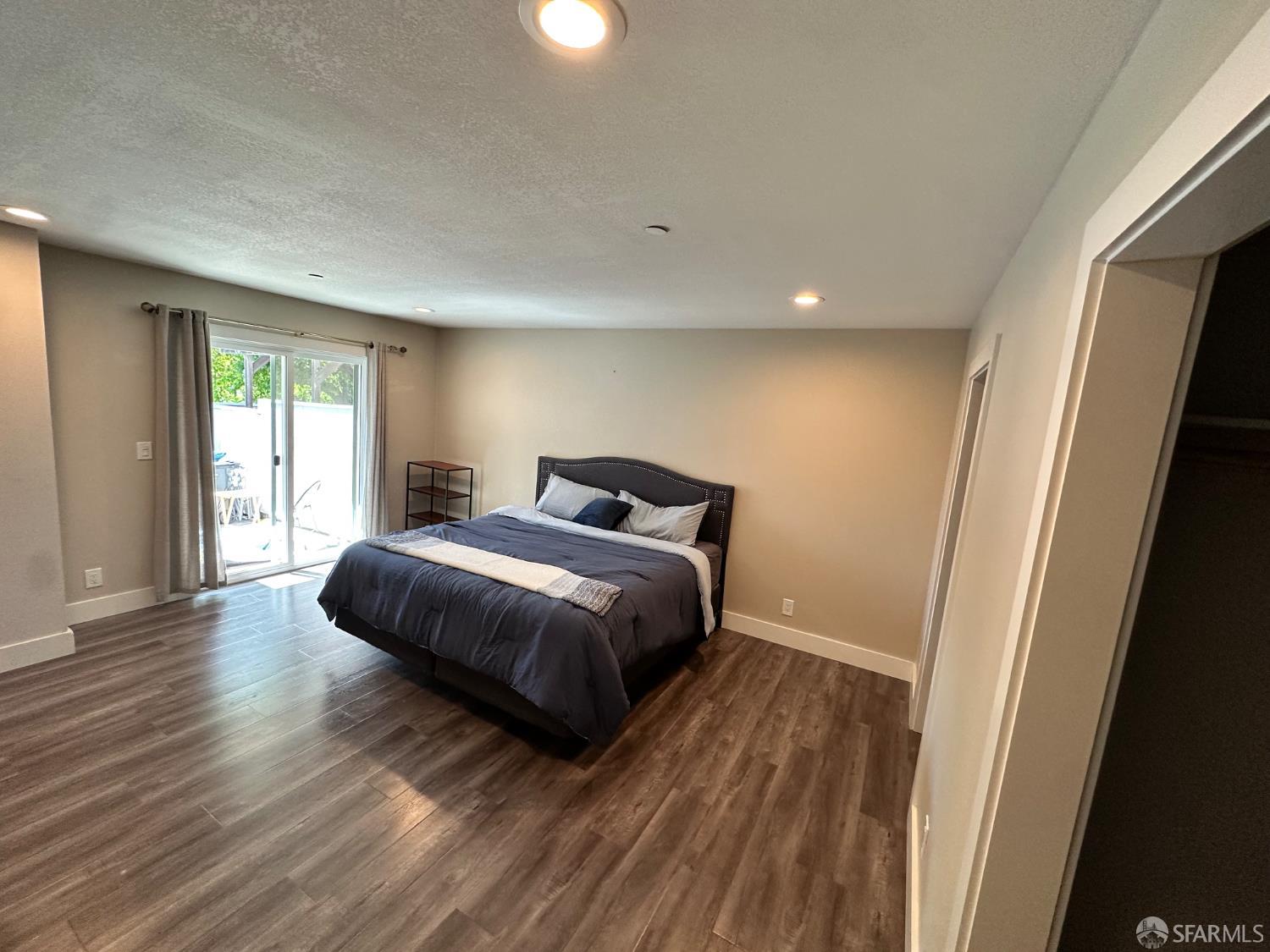 Detail Gallery Image 19 of 22 For 139 Hall Ln, Walnut Creek,  CA 94597 - 2 Beds | 3/1 Baths