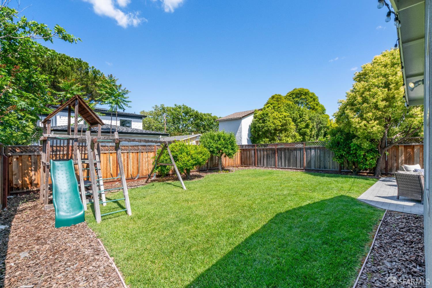 Detail Gallery Image 28 of 33 For 959 Johnson St, Redwood City,  CA 94061 - 3 Beds | 2 Baths