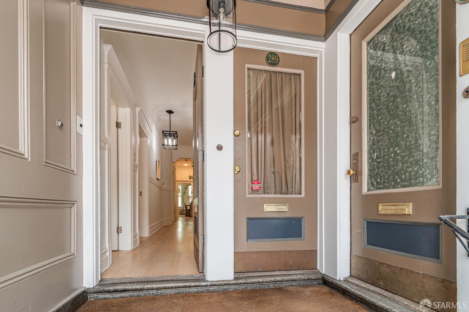 Detail Gallery Image 2 of 45 For 287 Church St, San Francisco,  CA 94114 - 2 Beds | 2 Baths
