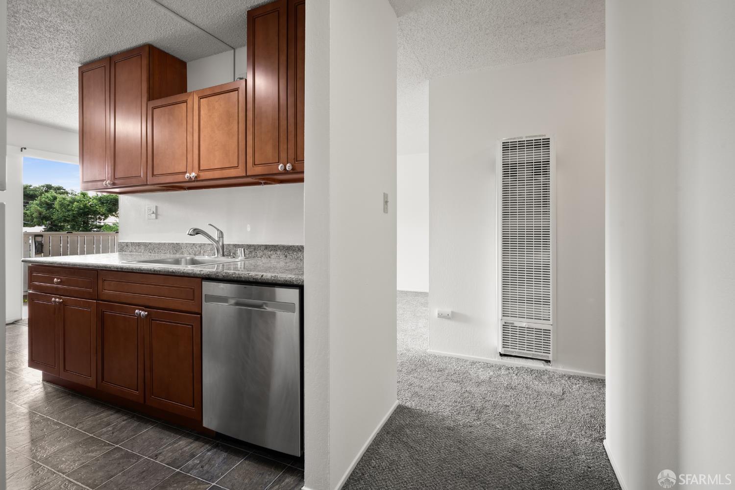 Detail Gallery Image 5 of 26 For 1919 Ygnacio Valley Rd #33,  Walnut Creek,  CA 94598 - 2 Beds | 1/1 Baths