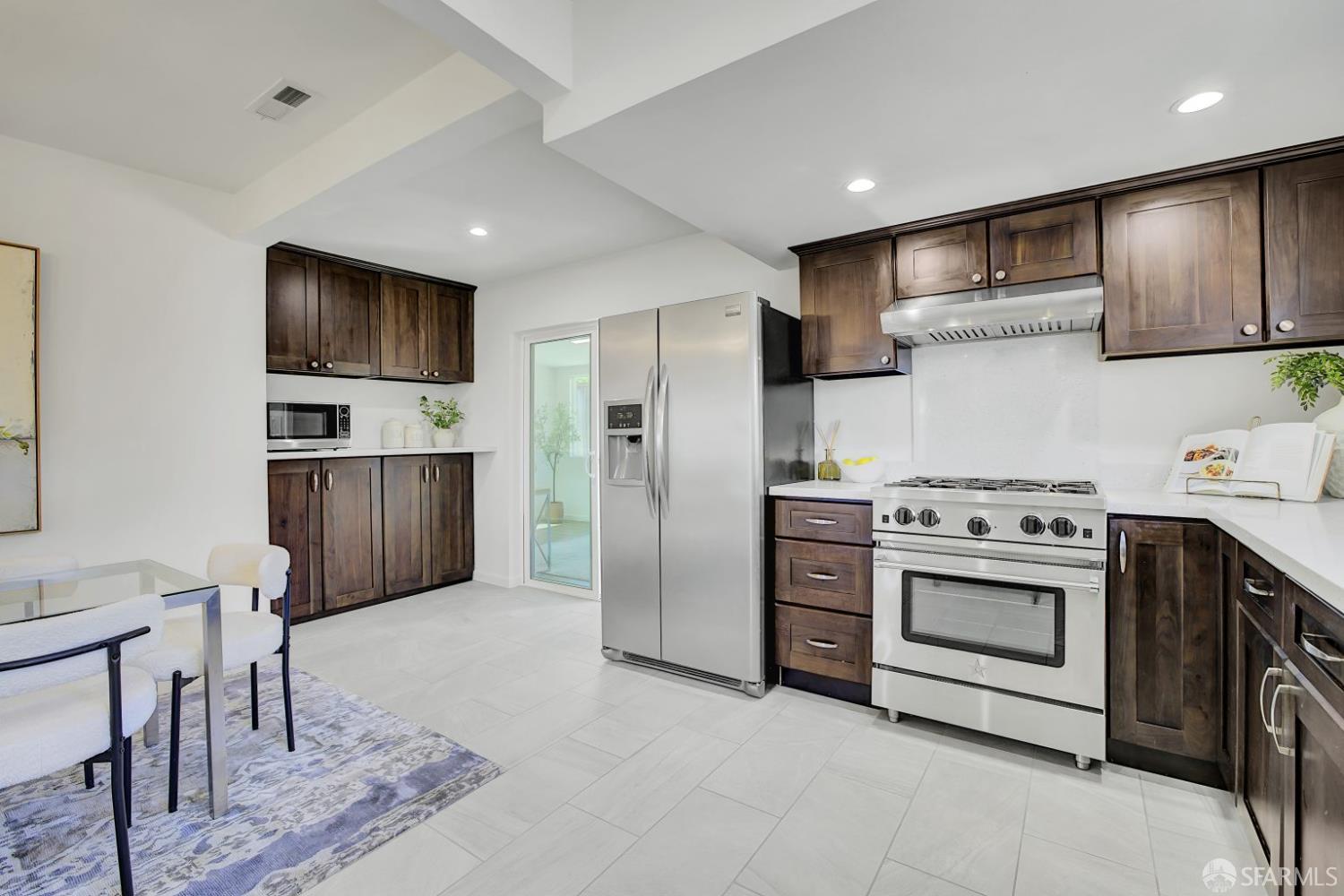 Detail Gallery Image 6 of 41 For 103 Green Ave, South San Francisco,  CA 94080 - 2 Beds | 2 Baths