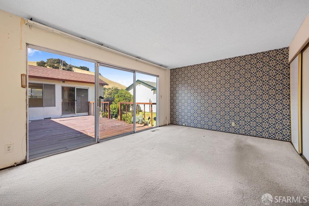 Detail Gallery Image 18 of 34 For 2030 Sarah Dr, Pinole,  CA 94564 - 2 Beds | 2 Baths