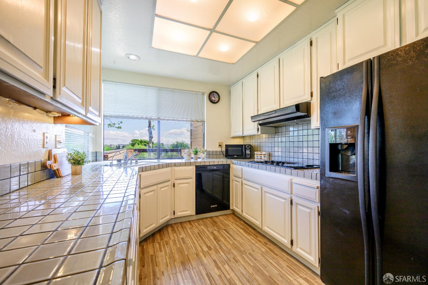 Detail Gallery Image 21 of 64 For 3370 Longview Ct, San Pablo,  CA 94806 - 3 Beds | 2/1 Baths
