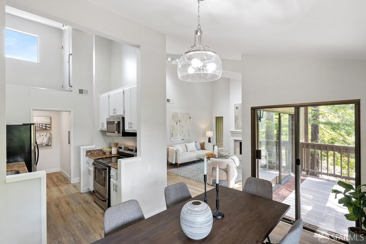 Detail Gallery Image 15 of 54 For 3349 Brittan Ave #12,  San Carlos,  CA 94070 - 3 Beds | 2 Baths