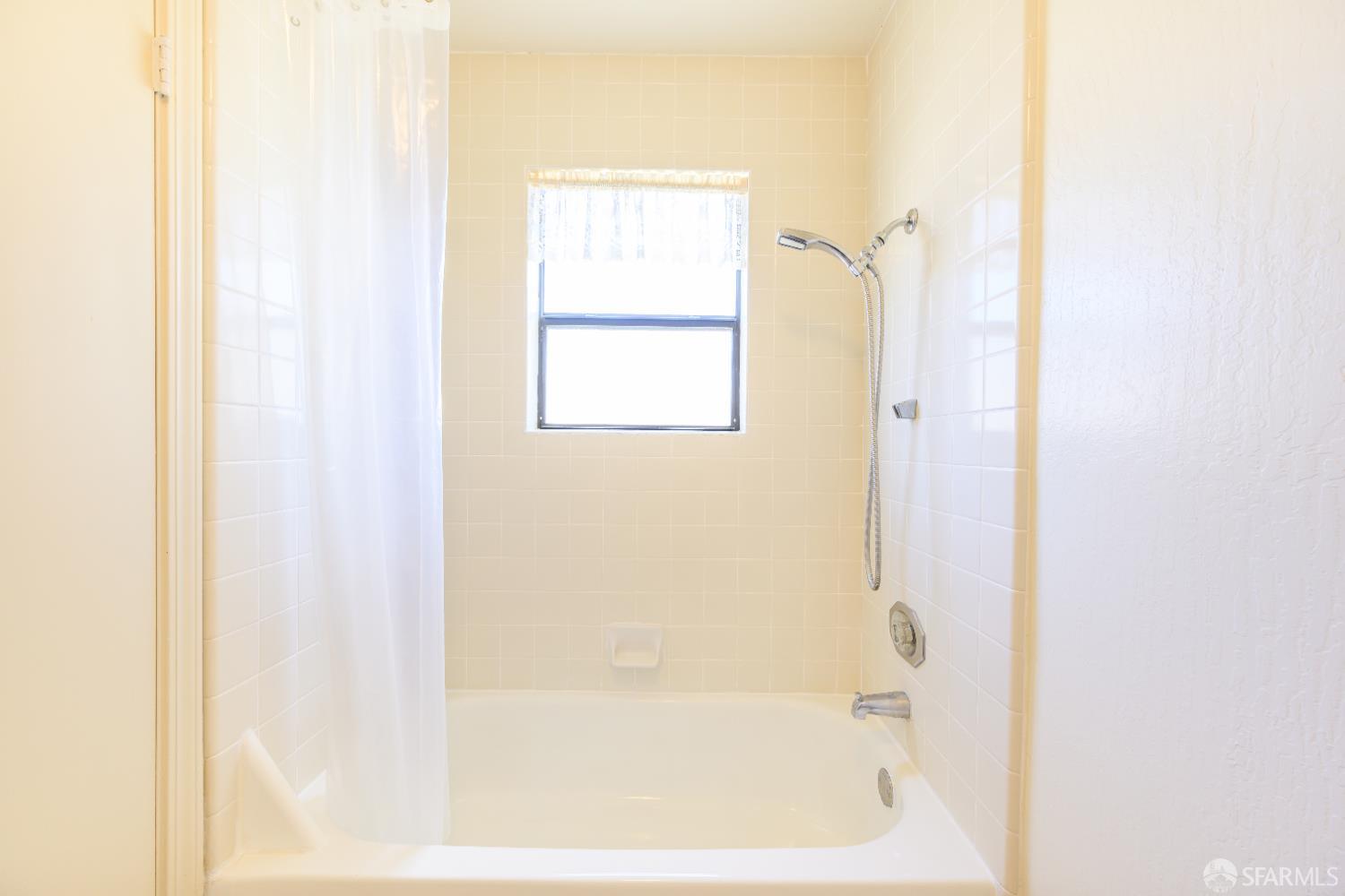 Detail Gallery Image 45 of 64 For 3370 Longview Ct, San Pablo,  CA 94806 - 3 Beds | 2/1 Baths