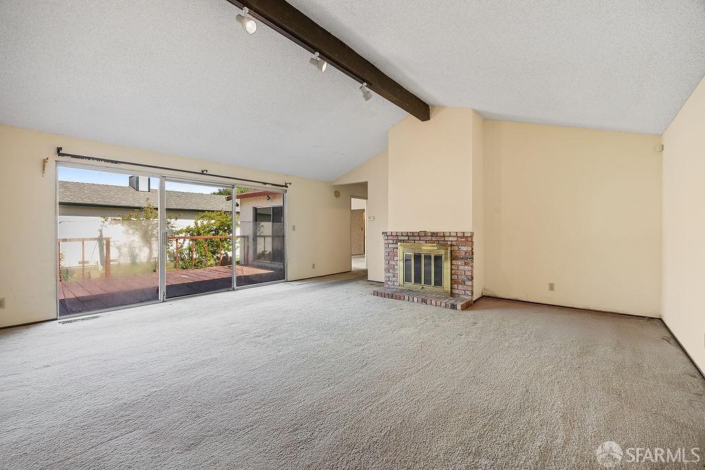Detail Gallery Image 4 of 34 For 2030 Sarah Dr, Pinole,  CA 94564 - 2 Beds | 2 Baths
