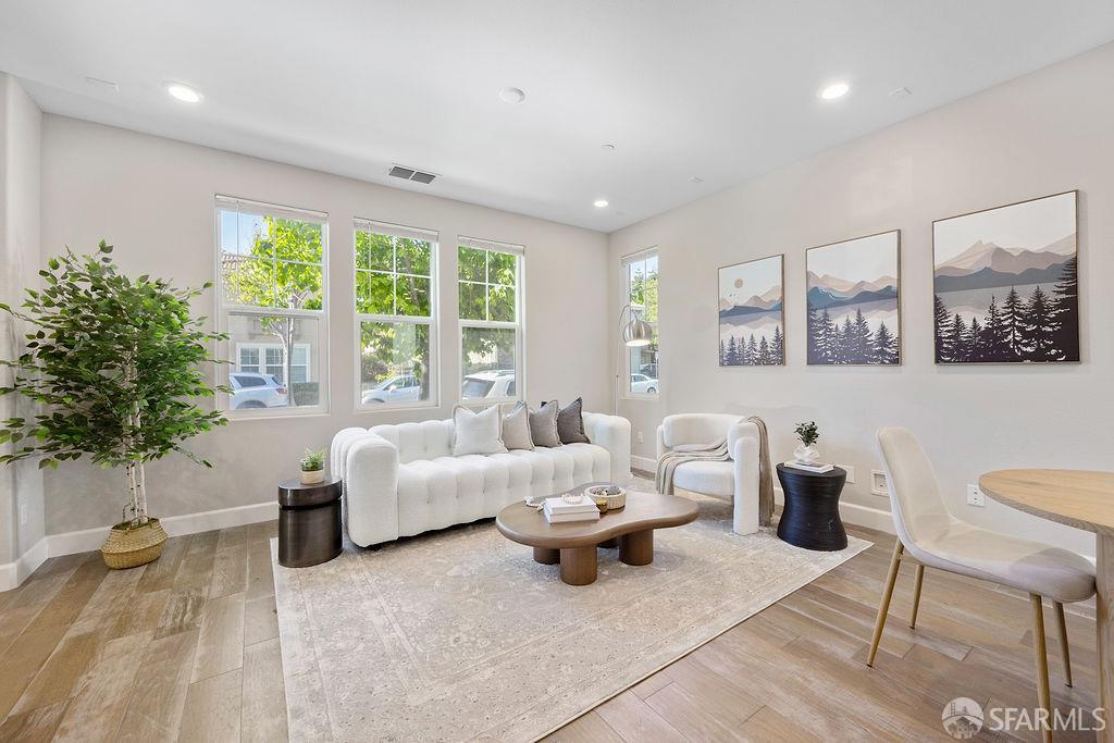 Detail Gallery Image 3 of 55 For 192 Montevina Way, Hayward,  CA 94545 - 5 Beds | 3 Baths