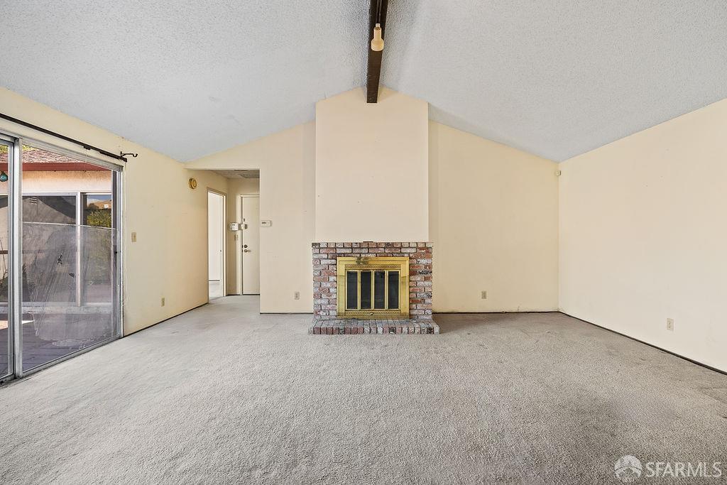 Detail Gallery Image 3 of 34 For 2030 Sarah Dr, Pinole,  CA 94564 - 2 Beds | 2 Baths