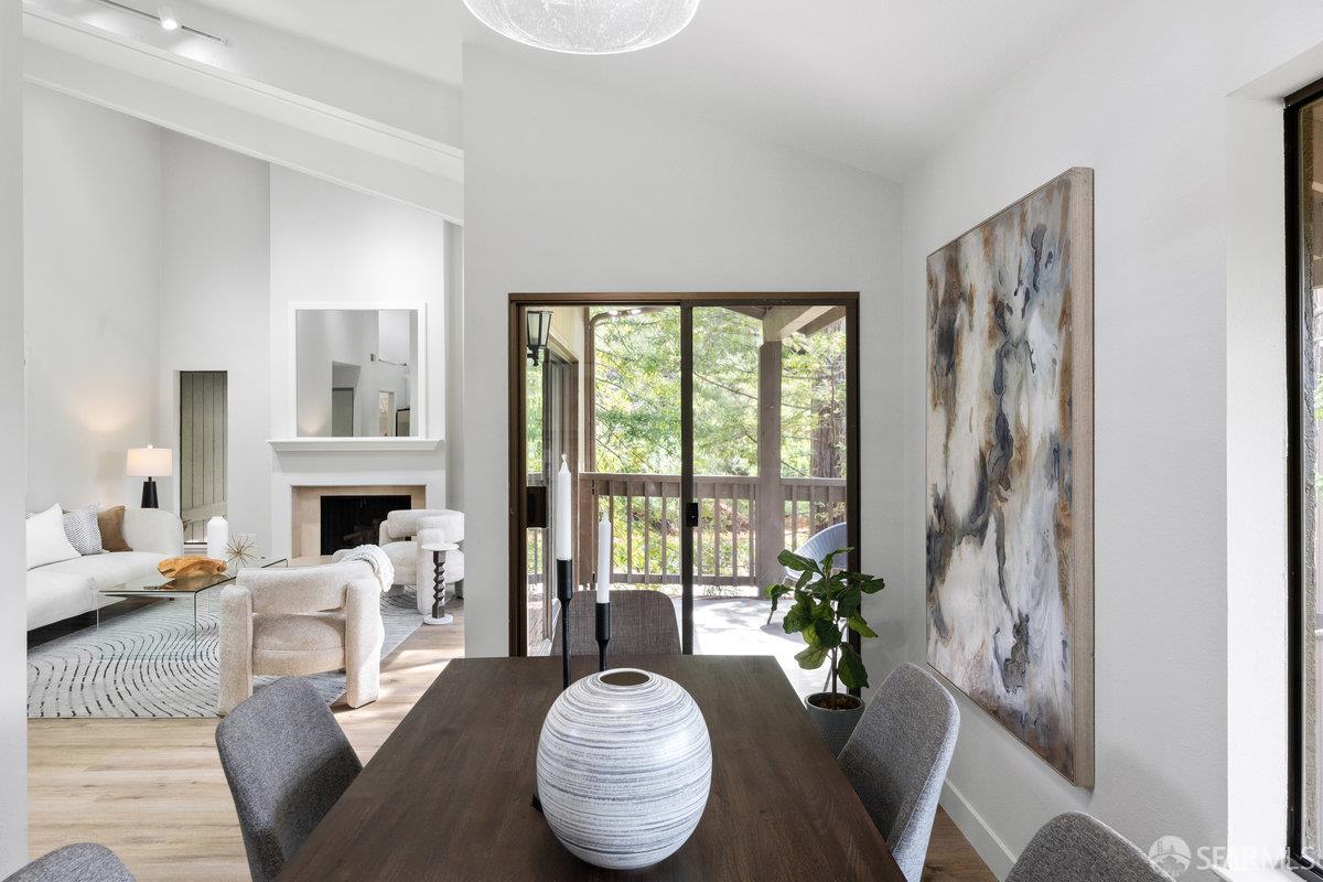 Detail Gallery Image 11 of 54 For 3349 Brittan Ave #12,  San Carlos,  CA 94070 - 3 Beds | 2 Baths