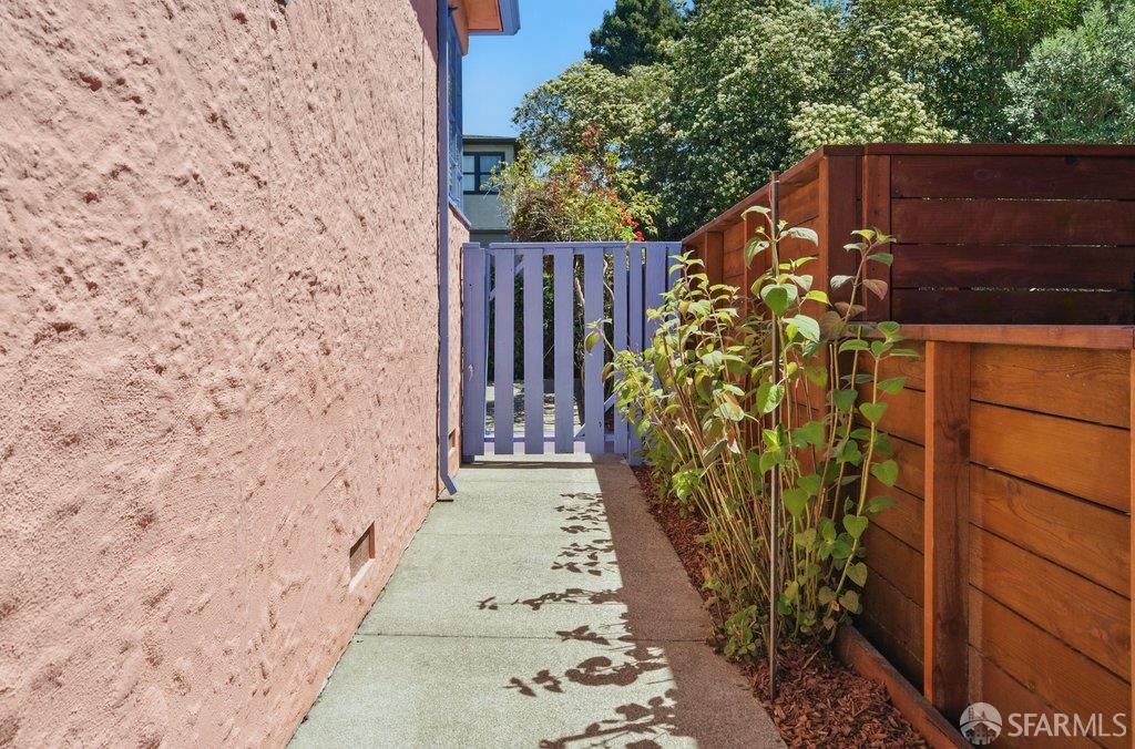 Detail Gallery Image 31 of 34 For 1141 Evelyn Ave, Albany,  CA 94706 - – Beds | – Baths