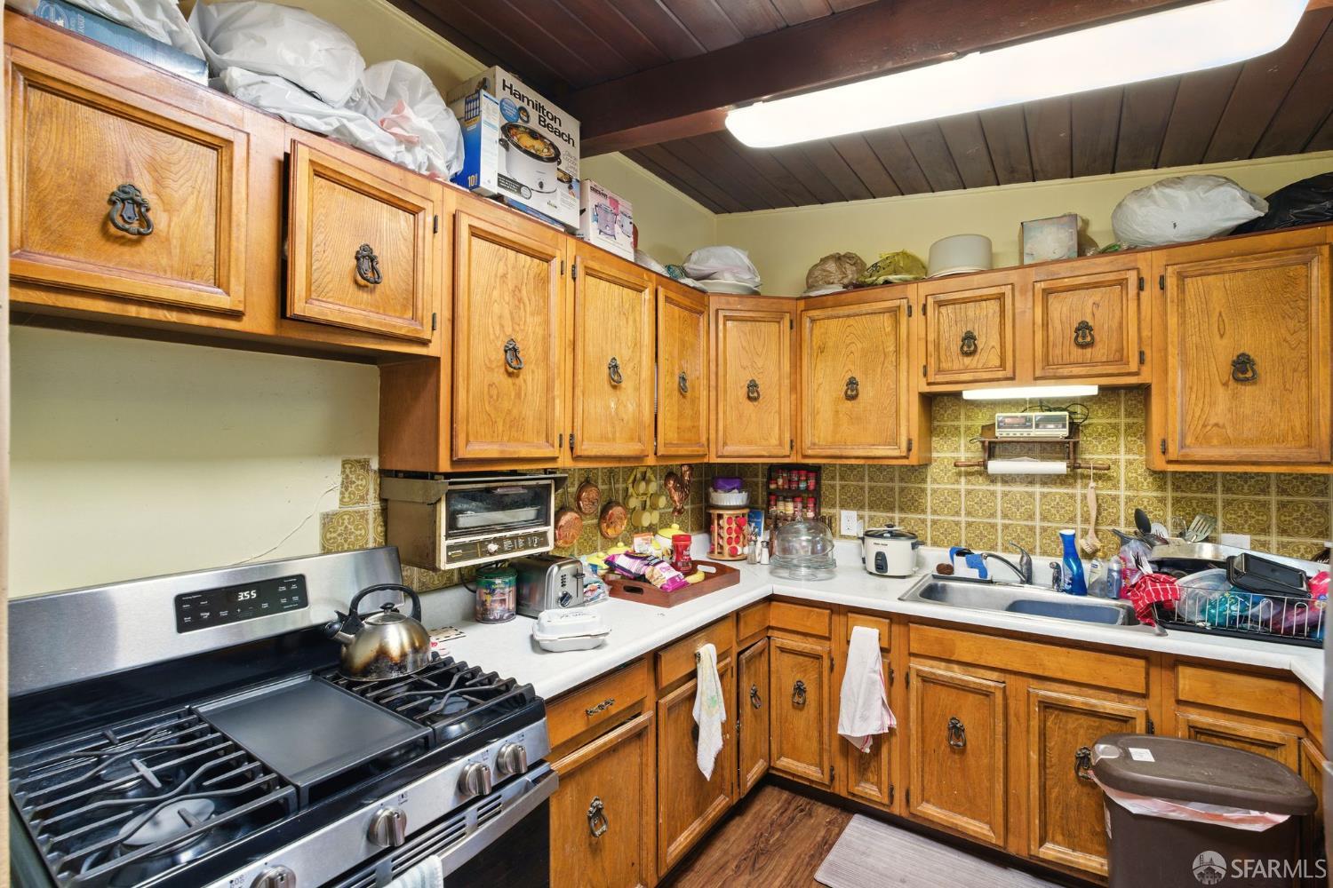 Detail Gallery Image 7 of 25 For 1146 Carlton Ave, Menlo Park,  CA 94025 - 3 Beds | 1 Baths