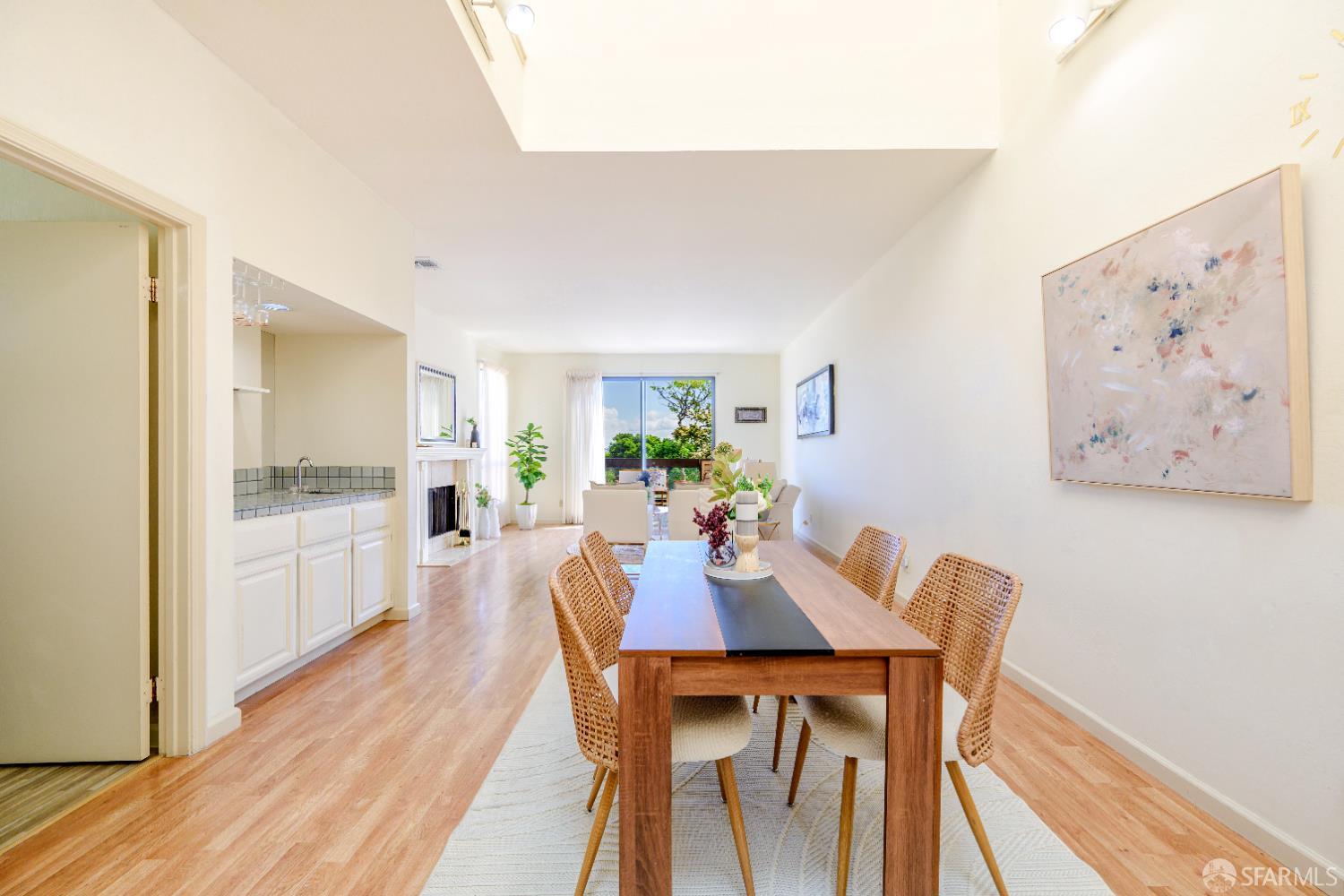 Detail Gallery Image 6 of 64 For 3370 Longview Ct, San Pablo,  CA 94806 - 3 Beds | 2/1 Baths