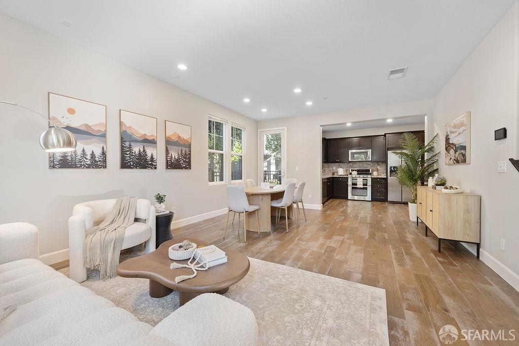 Detail Gallery Image 9 of 55 For 192 Montevina Way, Hayward,  CA 94545 - 5 Beds | 3 Baths