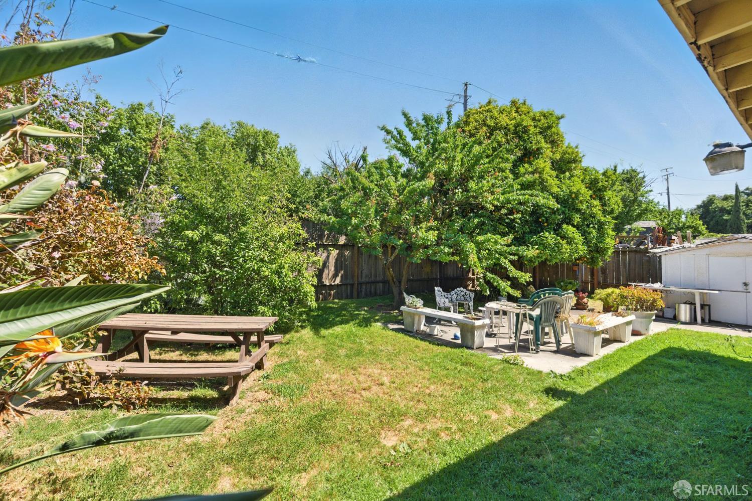 Detail Gallery Image 15 of 25 For 1146 Carlton Ave, Menlo Park,  CA 94025 - 3 Beds | 1 Baths