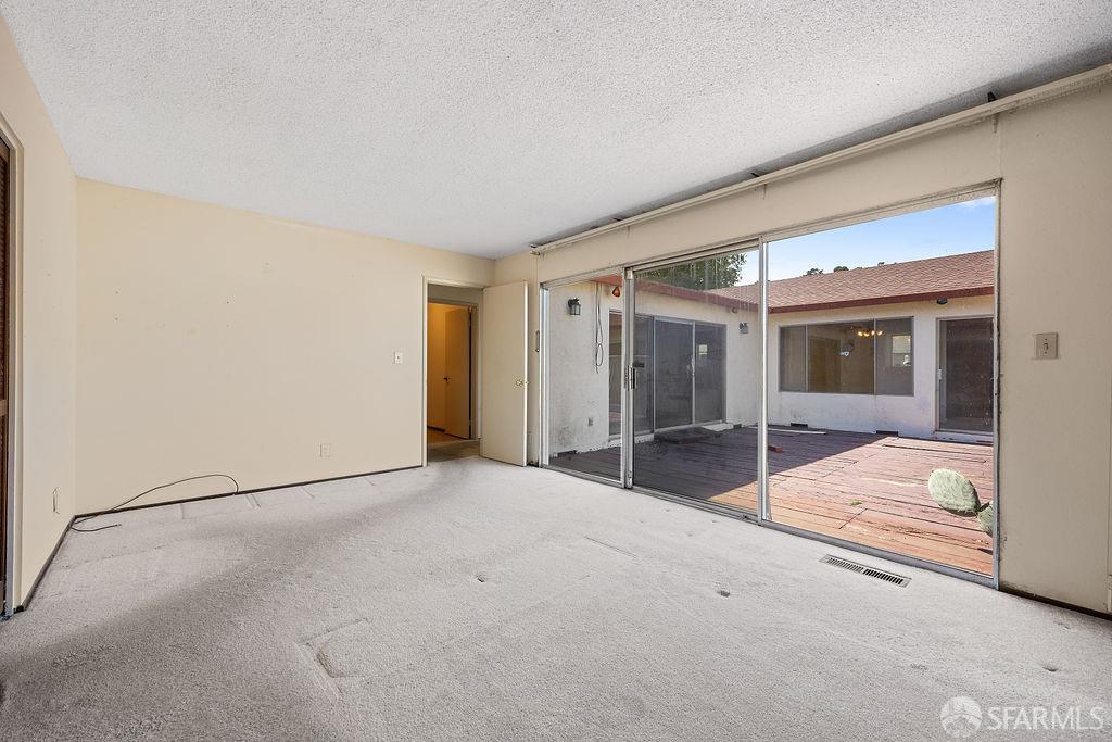 Detail Gallery Image 19 of 34 For 2030 Sarah Dr, Pinole,  CA 94564 - 2 Beds | 2 Baths