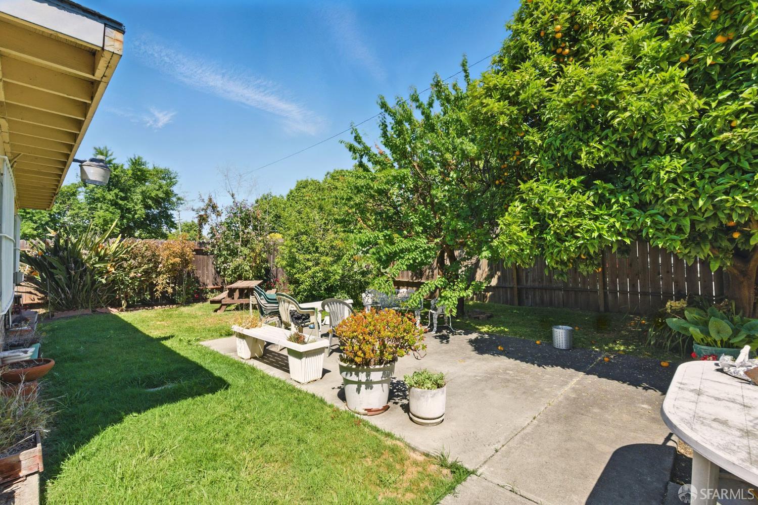 Detail Gallery Image 18 of 25 For 1146 Carlton Ave, Menlo Park,  CA 94025 - 3 Beds | 1 Baths