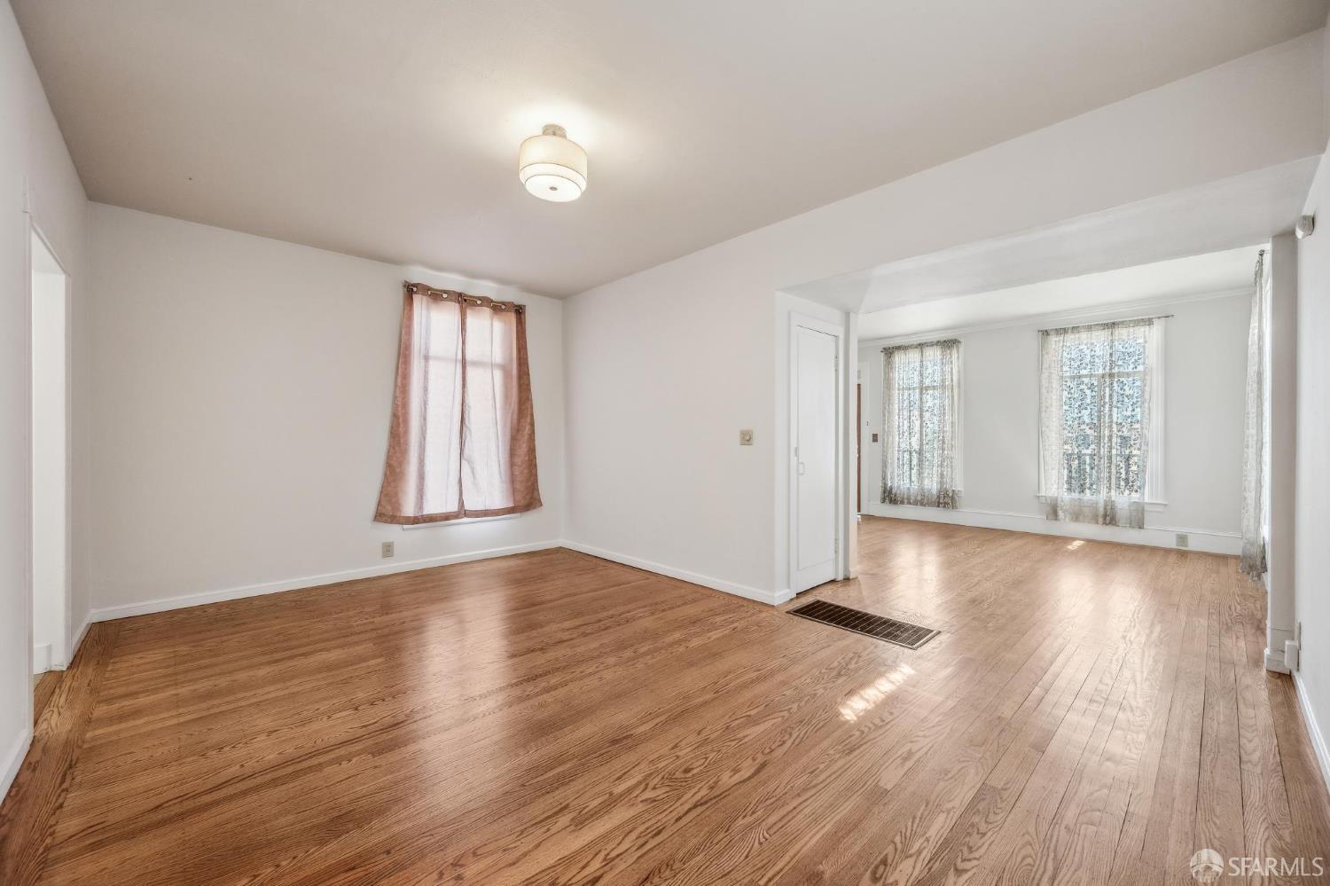 Detail Gallery Image 8 of 12 For 2552 San Jose Ave, San Francisco,  CA 94112 - 2 Beds | 1 Baths