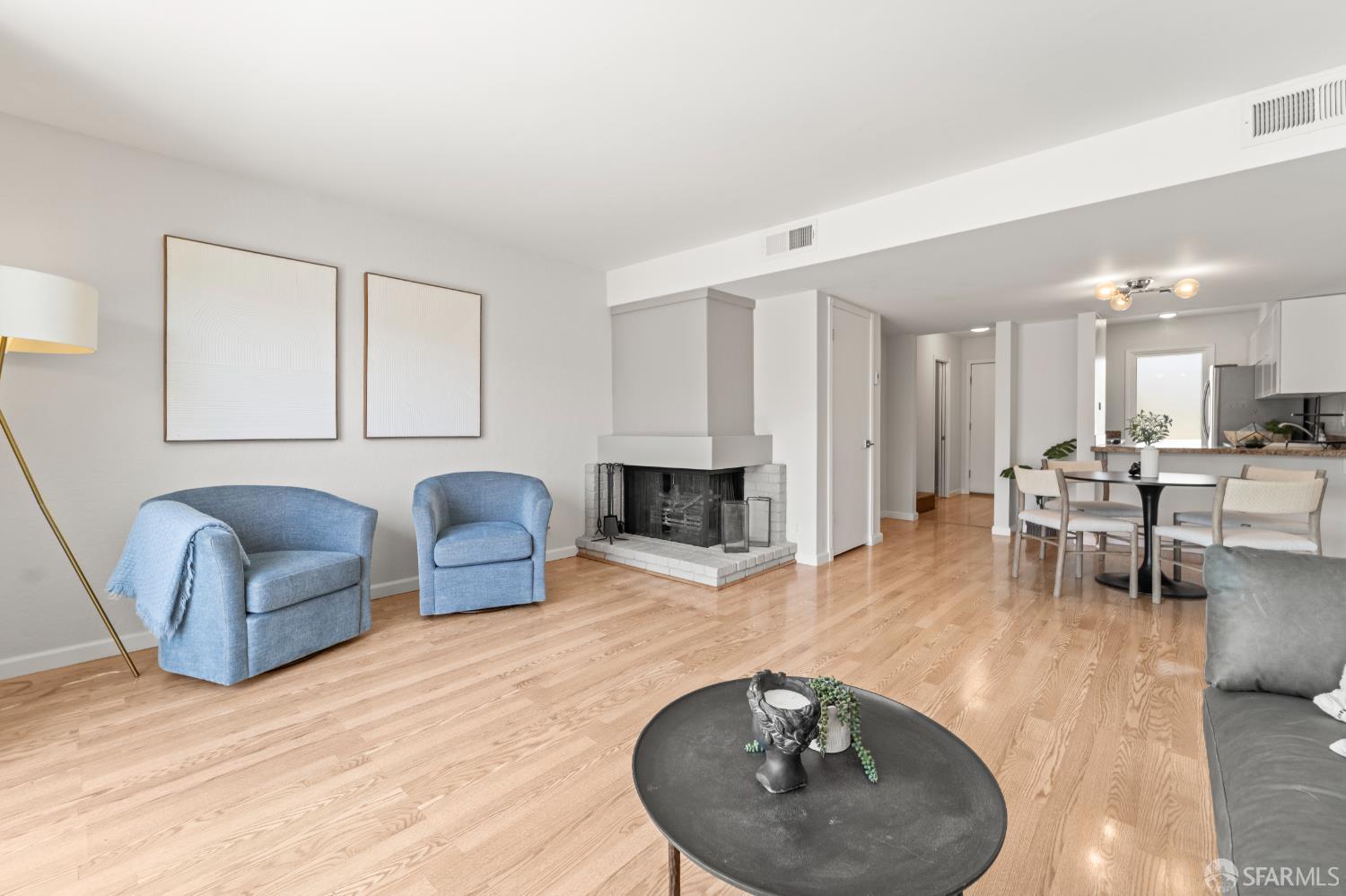 Detail Gallery Image 5 of 53 For 3433 Norton Way #6,  Pleasanton,  CA 94566 - 2 Beds | 1/1 Baths