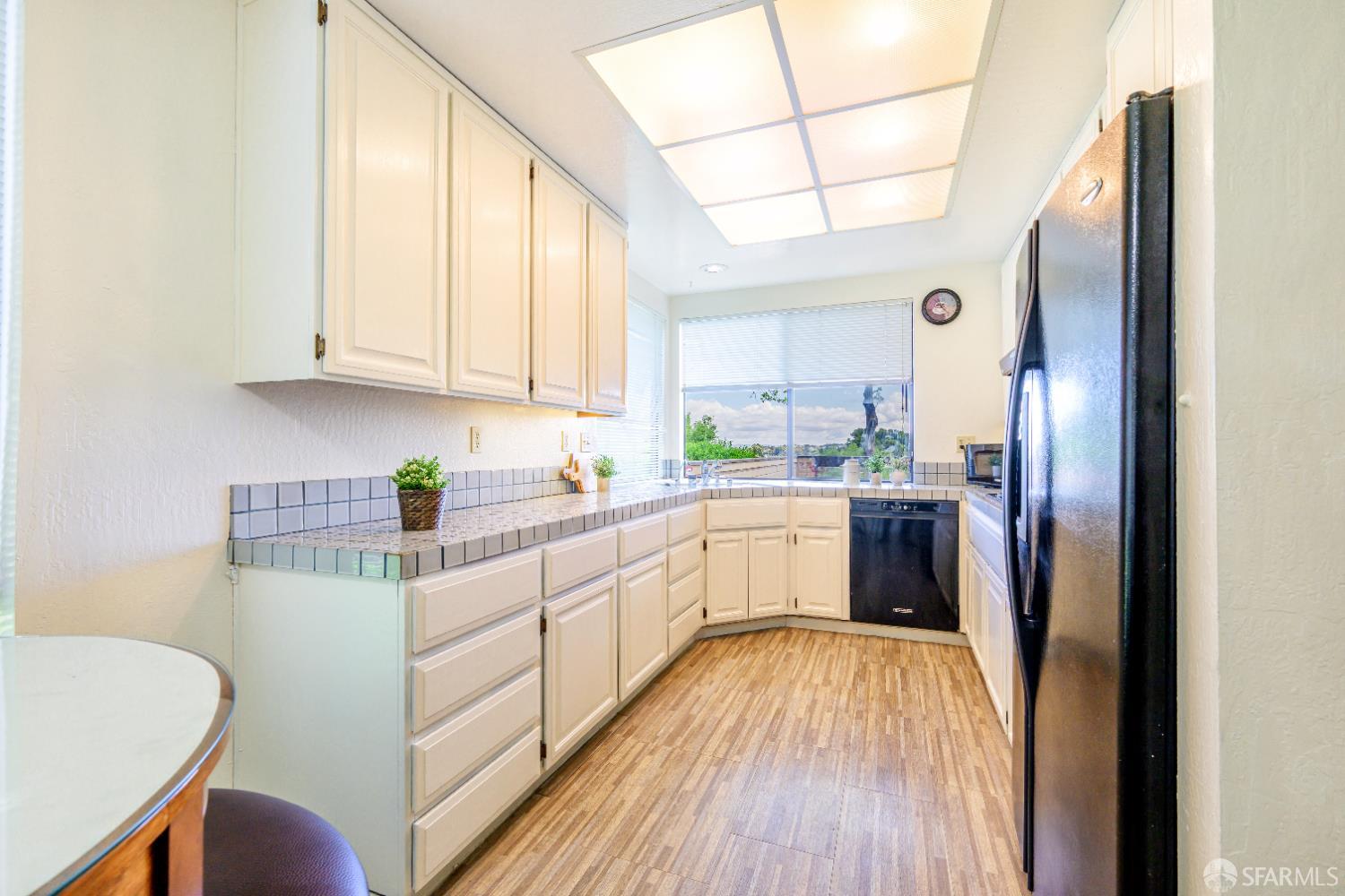 Detail Gallery Image 20 of 64 For 3370 Longview Ct, San Pablo,  CA 94806 - 3 Beds | 2/1 Baths