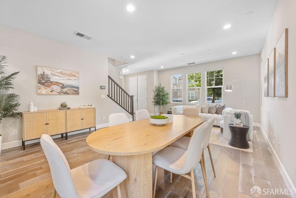 Detail Gallery Image 5 of 55 For 192 Montevina Way, Hayward,  CA 94545 - 5 Beds | 3 Baths