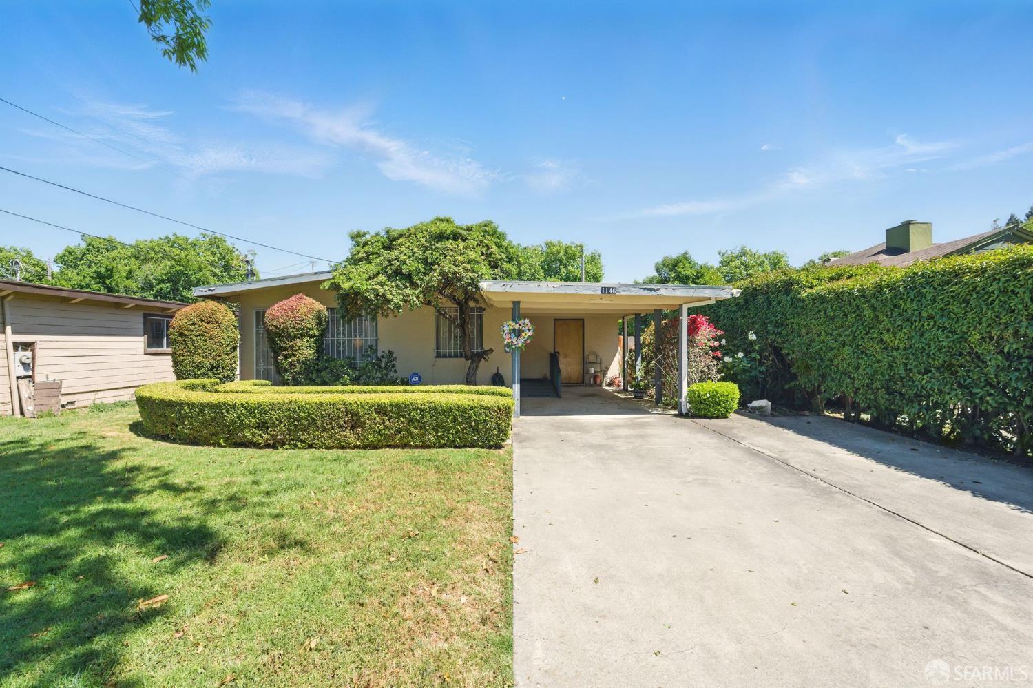 Detail Gallery Image 1 of 25 For 1146 Carlton Ave, Menlo Park,  CA 94025 - 3 Beds | 1 Baths
