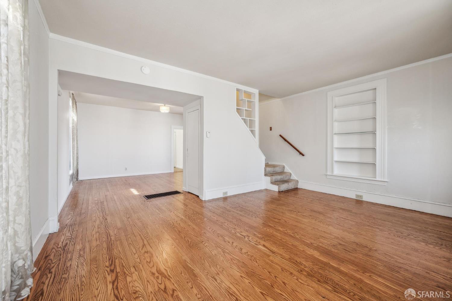 Detail Gallery Image 5 of 12 For 2552 San Jose Ave, San Francisco,  CA 94112 - 2 Beds | 1 Baths