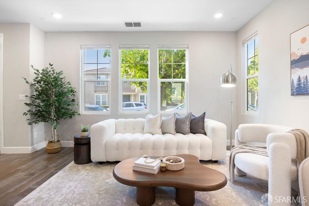 Detail Gallery Image 23 of 55 For 192 Montevina Way, Hayward,  CA 94545 - 5 Beds | 3 Baths