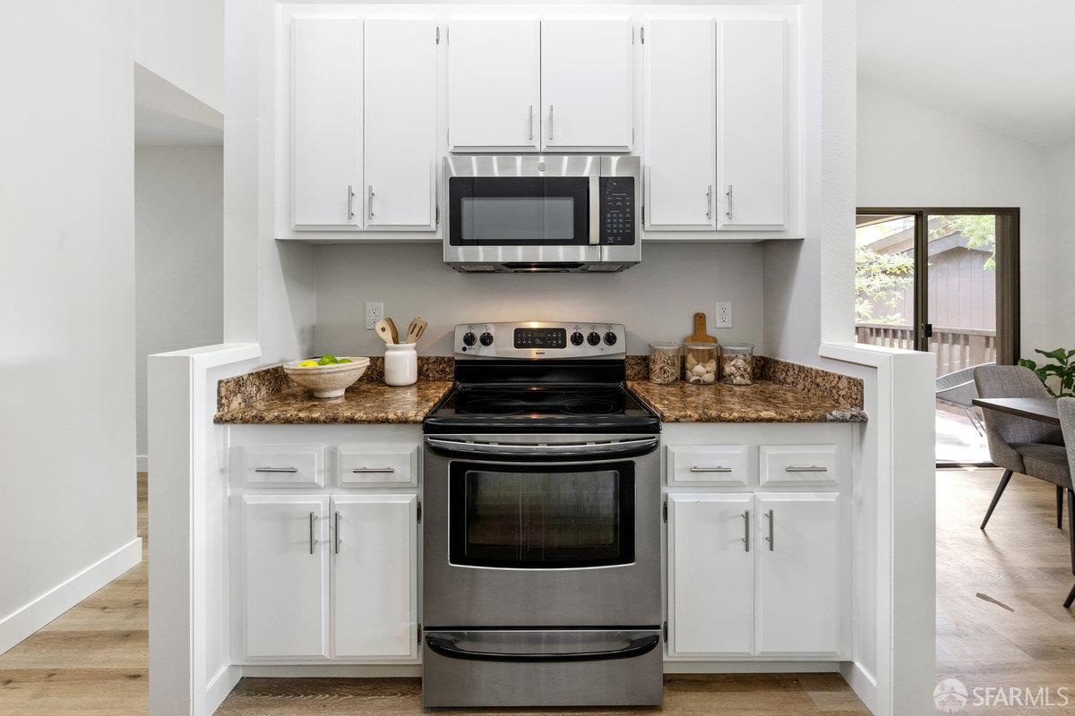 Detail Gallery Image 18 of 54 For 3349 Brittan Ave #12,  San Carlos,  CA 94070 - 3 Beds | 2 Baths