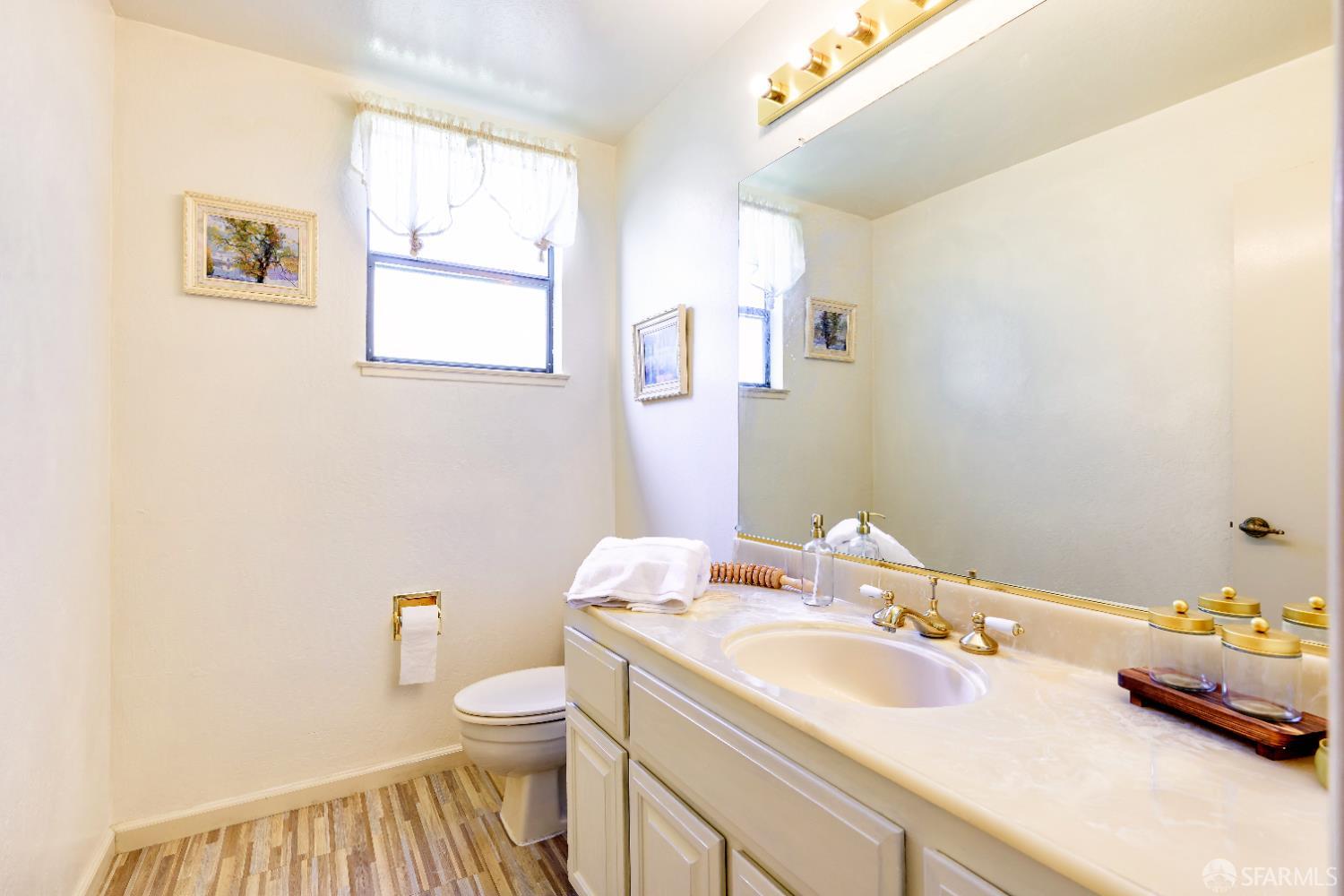 Detail Gallery Image 31 of 64 For 3370 Longview Ct, San Pablo,  CA 94806 - 3 Beds | 2/1 Baths