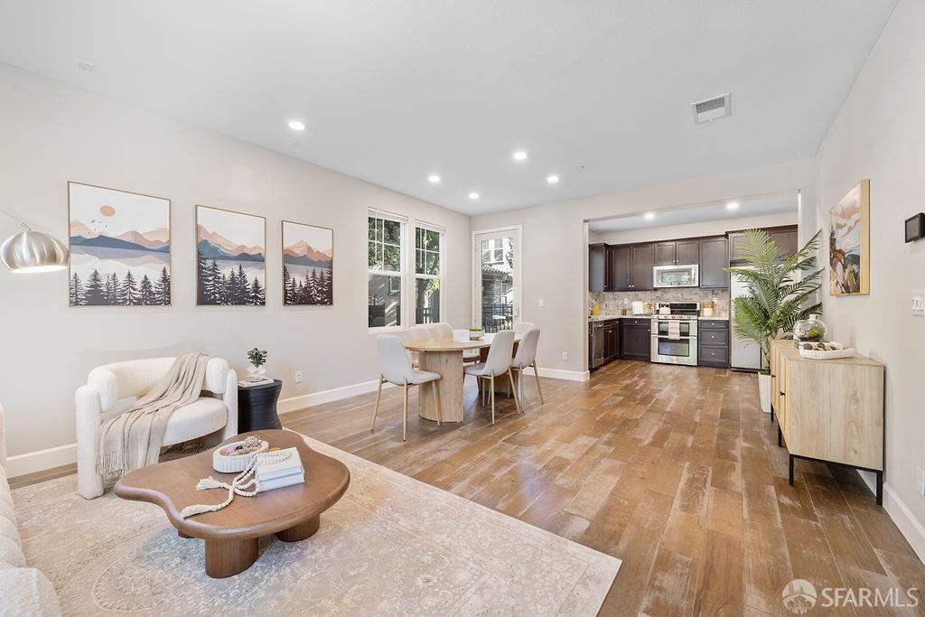 Detail Gallery Image 2 of 55 For 192 Montevina Way, Hayward,  CA 94545 - 5 Beds | 3 Baths