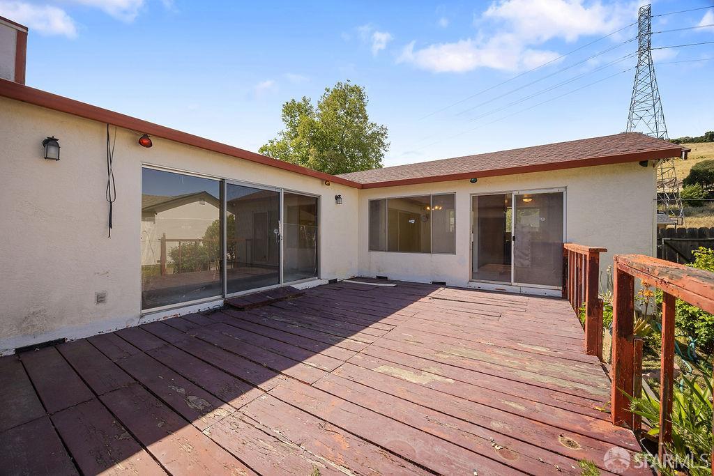 Detail Gallery Image 28 of 34 For 2030 Sarah Dr, Pinole,  CA 94564 - 2 Beds | 2 Baths