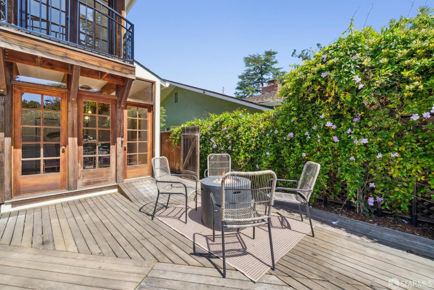 Detail Gallery Image 36 of 72 For 753 La Para Ave, Palo Alto,  CA 94306 - 4 Beds | 3 Baths