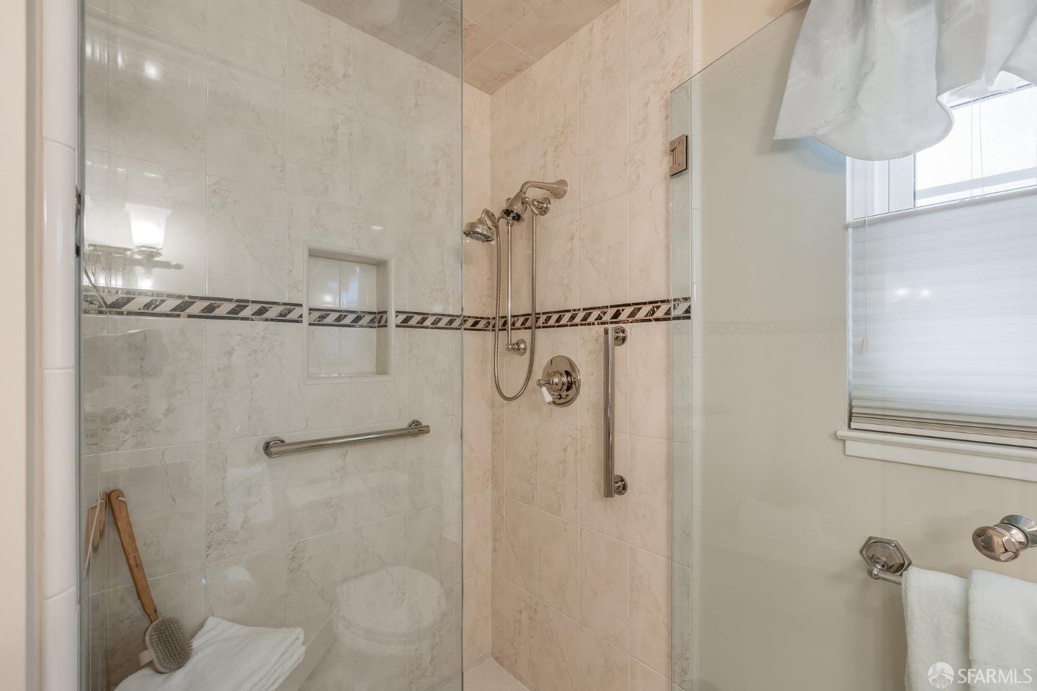Detail Gallery Image 46 of 73 For 219 Clarendon Rd, Burlingame,  CA 94010 - 3 Beds | 2/1 Baths