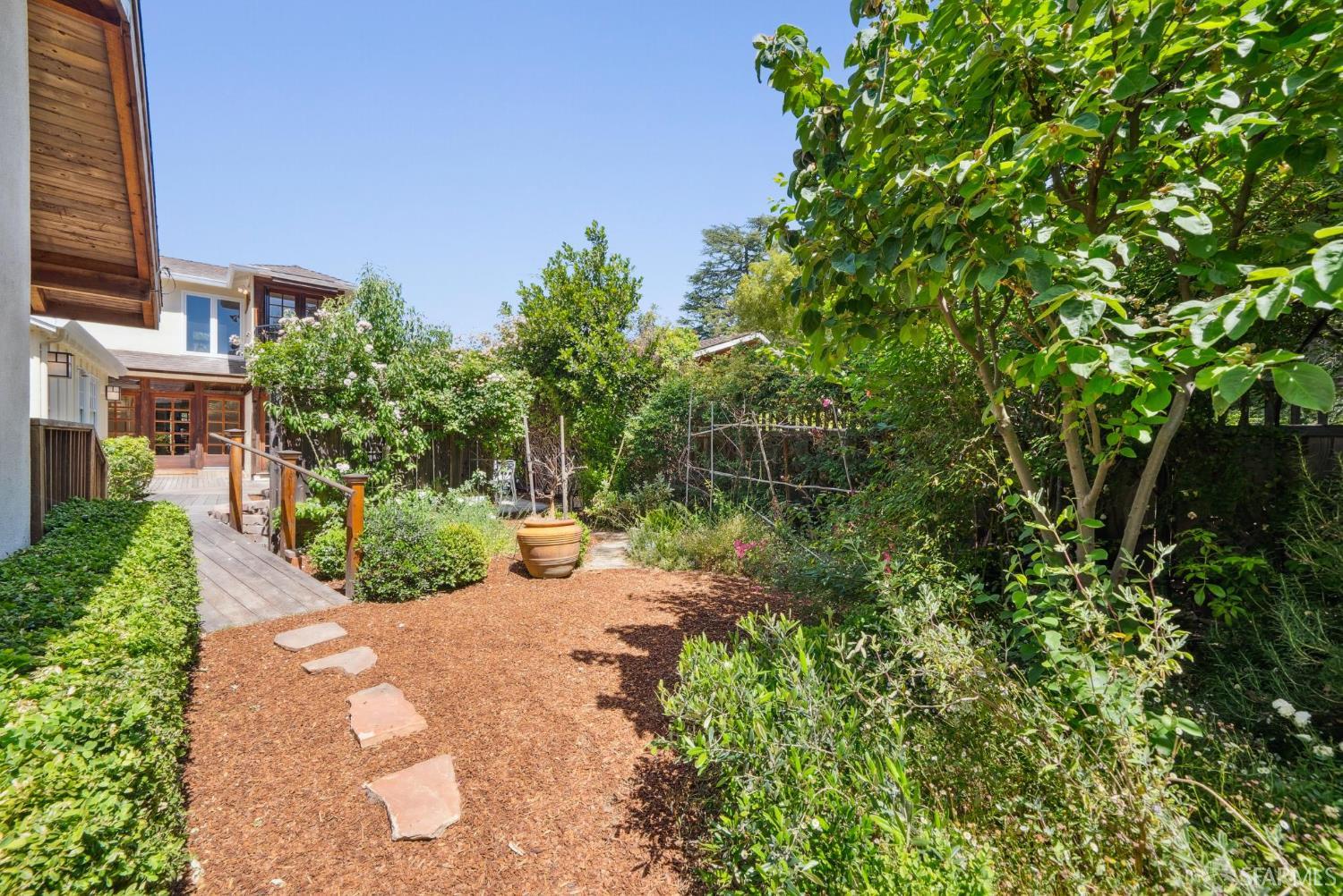 Detail Gallery Image 53 of 72 For 753 La Para Ave, Palo Alto,  CA 94306 - 4 Beds | 3 Baths